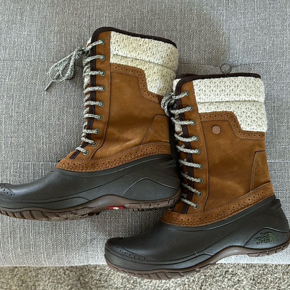 North face boots, worn once